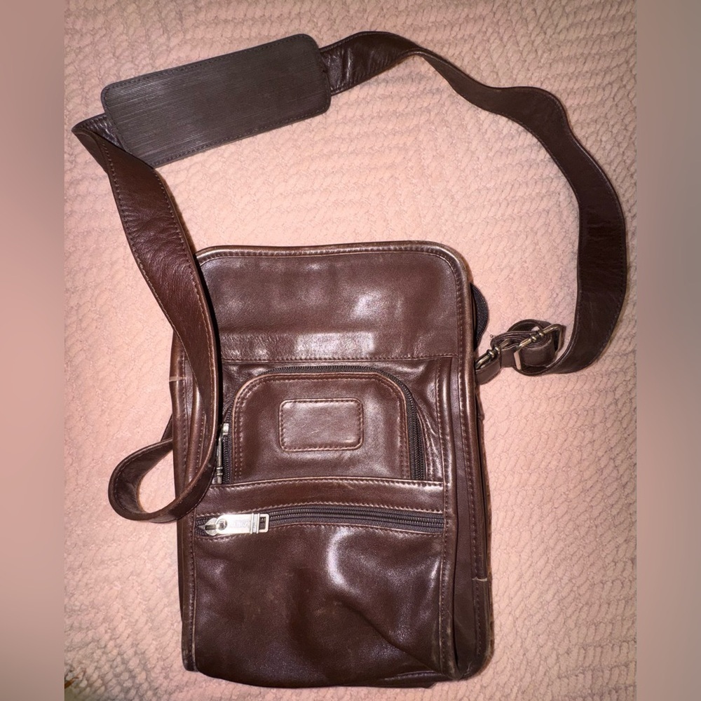 RARE Vintage TUMI Genuine Leather Crossbody Bag – Warm Cognac Brown